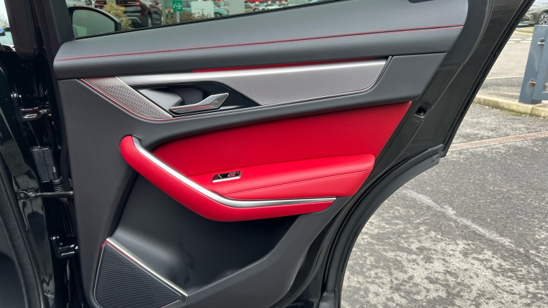 Jaguar F-Pace 2.0 D200 R-Dynamic Black 5dr Auto AWD Diesel Estate